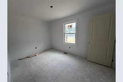 377 E Forest Avenue, Muskegon, MI 49442 - Photo 5