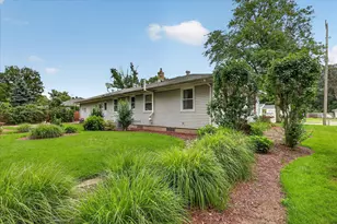 1055 Elmwood Dr, Jenison, MI 49428 - Photo 3