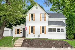 801 Coldbrook St NE, Grand Rapids, MI 49503 - Photo 1