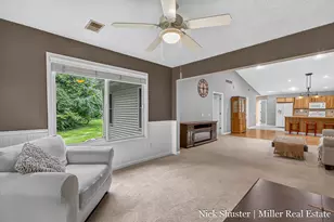 712 Riverwalk St, Hastings, MI 49058 - Photo 15