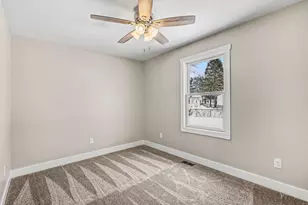 367 E Forest Ave, Muskegon, MI 49442 - Photo 17