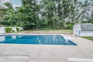 231 Beachfield Dr, Battle Creek, MI 49015 - Photo 3