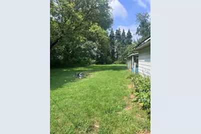 703 E Front Street, Buchanan, MI 49107 - Photo 11