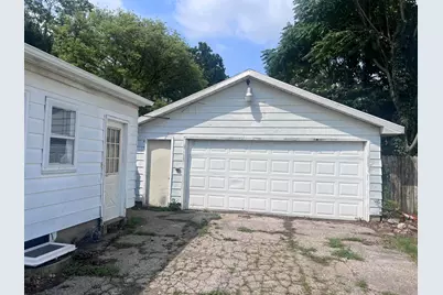 703 E Front Street, Buchanan, MI 49107 - Photo 9