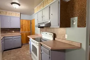 306 W Beryl St, Scottville, MI 49454 - Photo 7