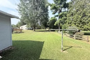 306 W Beryl St, Scottville, MI 49454 - Photo 25