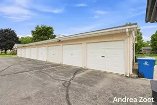 5773 Leisure S Dr SE, Kentwood, MI 49548 - Photo 11