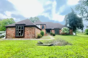 4635 S Jackson Rd, Jackson, MI 49201 - Photo 1