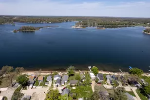 11334 E Shore Dr, Delton, MI 49046 - Photo 17