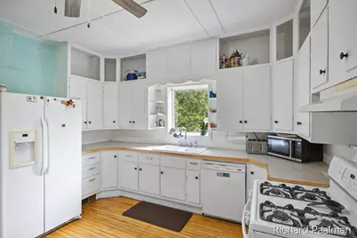 220 W Pere Marquette Street, Big Rapids, MI 49307 - Photo 7