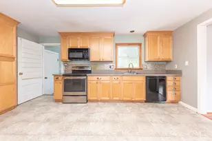 562 Brookside Rd, Ypsilanti, MI 48197 - Photo 9
