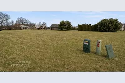 561 Wittenberg Path, Saint Joseph, MI 49085 - Photo 15