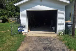 111 Cedar St, Paw Paw, MI 49079 - Photo 15