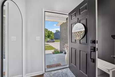 51681 Maple Leaf Drive, Macomb, MI 48042 - Photo 3