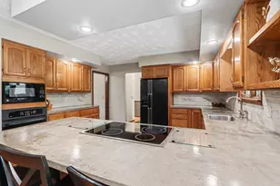 604 Flower St, Three Rivers, MI 49093 - Photo 5