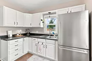 27 N 26th St, Battle Creek, MI 49015 - Photo 9