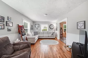 227 N Bowen St, Jackson, MI 49202 - Photo 9