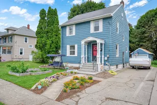 227 N Bowen St, Jackson, MI 49202 - Photo 1
