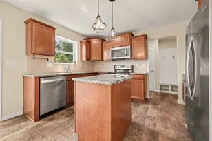 6219 Summer Ridge Ct, Greenville, MI 48838 - Photo 7