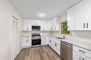 1769 Perry St, Holland, MI 49424 - Photo 5