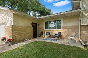 69601 Christiann Creek Dr, Edwardsburg, MI 49112 - Photo 3