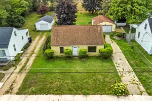 348 Ridgewood St SE, Grand Rapids, MI 49548 - Photo 3
