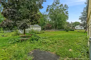 348 Ridgewood St SE, Grand Rapids, MI 49548 - Photo 13