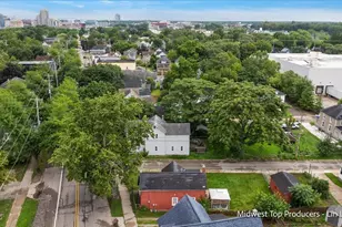 1024 Butterworth St SW, Grand Rapids, MI 49504 - Photo 17