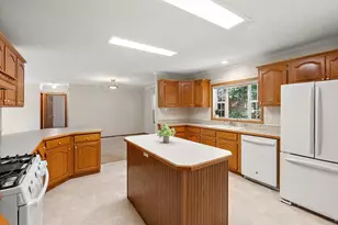 8111 Seminole Dr, Howard City, MI 49329 - Photo 11