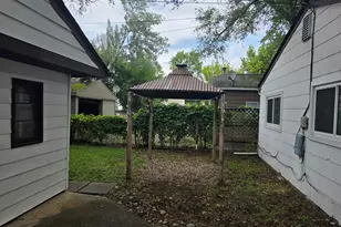 27041 Brettonwoods St, Madison Heights, MI 48071 - Photo 5