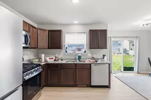15185 Hanover Ave, Allen Park, MI 48101 - Photo 9