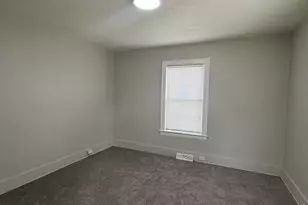 1025 Hamilton Ave NW, Grand Rapids, MI 49504 - Photo 11