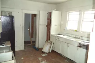 841 E 8th St, Flint, MI 48503 - Photo 7