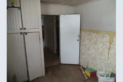 2263 E Maple Avenue, Burton, MI 48529 - Photo 9