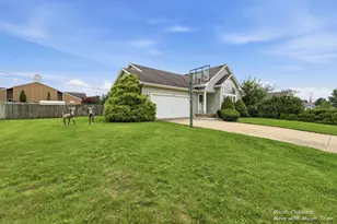 2700 Cape Coral Dr SW, Wyoming, MI 49418 - Photo 3
