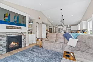 13683 Legends View Ct, Holland, MI 49424 - Photo 7