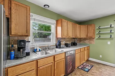 933 Benjamin Avenue NE, Grand Rapids, MI 49503 - Photo 7