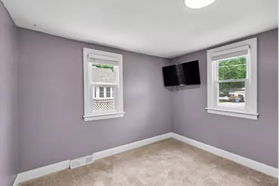 933 Benjamin Avenue NE, Grand Rapids, MI 49503 - Photo 9