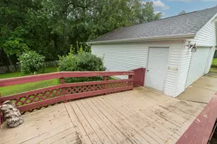 69115 Maple St, Edwardsburg, MI 49112 - Photo 5