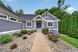 6335 Silverton Dr, Norton Shores, MI 49444 - Photo 9