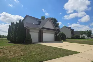 33445 Bay Hill Dr, Romulus, MI 48174 - Photo 3