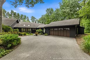 1660 Mont Rue Dr SE, Grand Rapids, MI 49546 - Photo 3
