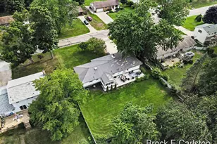 1576 Hendrick Rd, Norton Shores, MI 49441 - Photo 39
