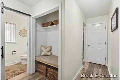 1576 Hendrick Road, Norton Shores, MI 49441 - Photo 15