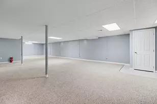 24788 Foxmoor Blvd, Woodhaven, MI 48183 - Photo 27