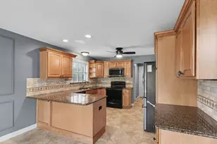 24788 Foxmoor Blvd, Woodhaven, MI 48183 - Photo 11