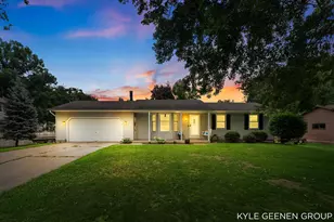 345 Woodland Ave, Holland, MI 49424 - Photo 1