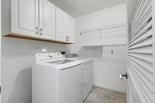 6600 Ridgefield Cir, West Bloomfield, MI 48322 - Photo 29