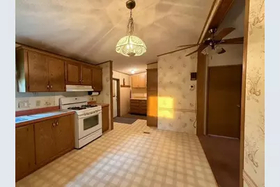 54223 Garrett, Dowagiac, MI 49047 - Photo 5