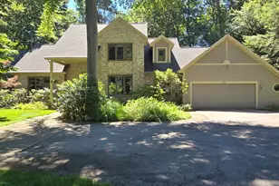 913 W Wellington Ct, Muskegon, MI 49441 - Photo 1